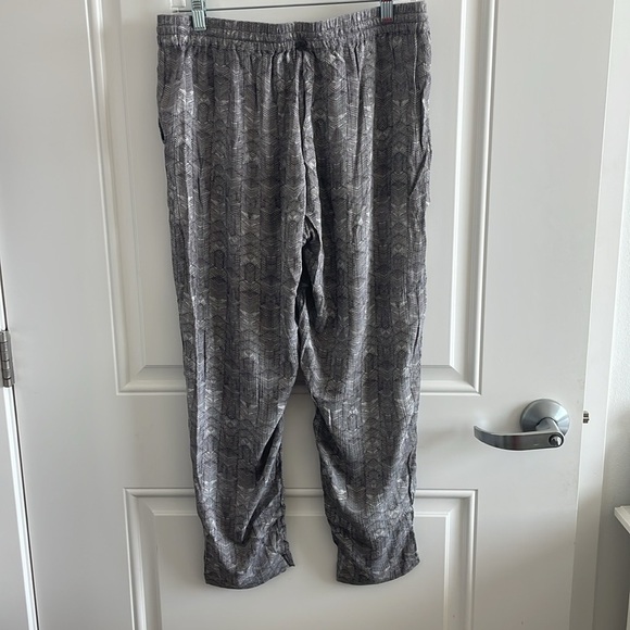 NWT PrAna Women’s Hele Mai Pant Silver Akoa Casual Pants - Size Medium - Picture 5 of 10